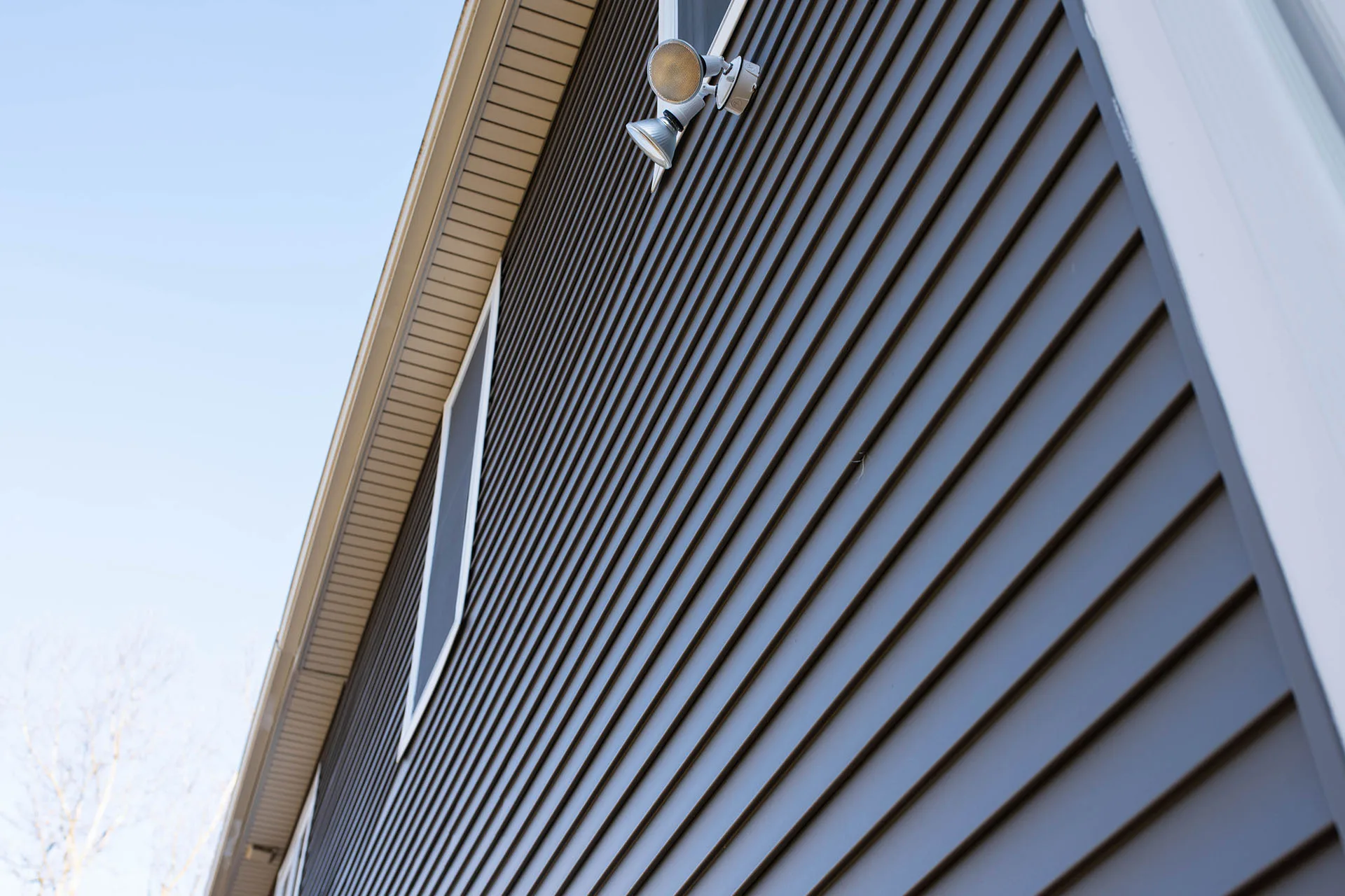 Vinyl vs Fiber Cement Siding - Which Is Right for Your Ontario Home - Featured Image